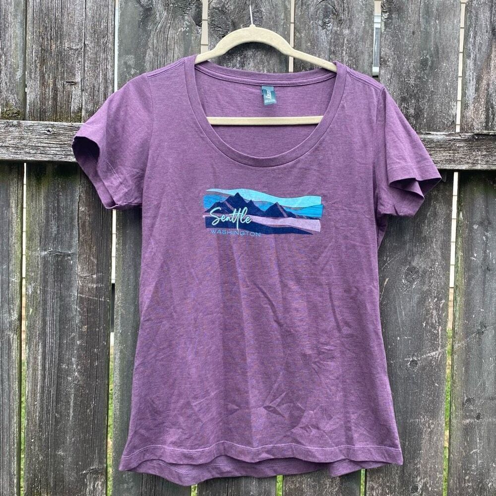 Ouray Purple Seattle Washington Graphic‎ T-Shirt | M